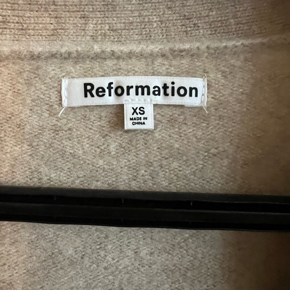 Reformation ‘Novera’ Wool Regenerative Oatmeal Cardigan - XS - Picture 3 of 7